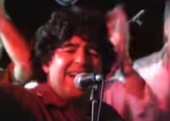 Kusturica je bio fasciniran: Ovo je pesma života legendarnog Maradone koju peva lično on (VIDEO)