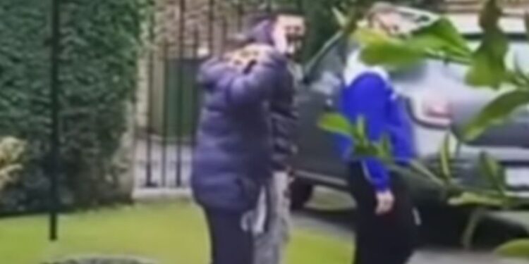 Pojavio se poslednji snimak živog Maradone: Dijego jedva hodao, ali je pokazao zašto je veliki (VIDEO)