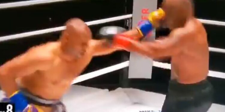 Spektakl bokserskih legendi: Moćni Tajson i Roj Džons pokazali klasu u istorijskom meču (VIDEO)