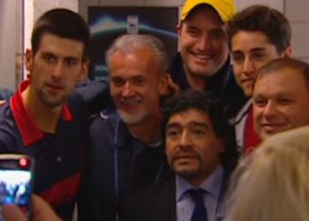 Fudbalski bog koji se klanjao Novaku: Maradona je voleo i upoznao Đokovića i zbog njega gledao tenis (VIDEO)