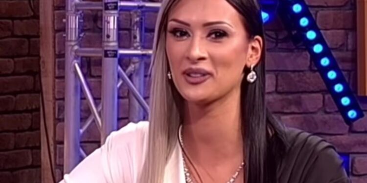 I DALJE JE NEVINA: Lena se dotakla škakljivih tema, a u vezama ima jedno pravilo!