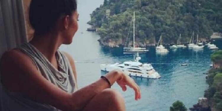 Pevačica prodaje vilu od 8 miliona evra, zlatni bazen, teretanu i jednu posebnu prostoriju!