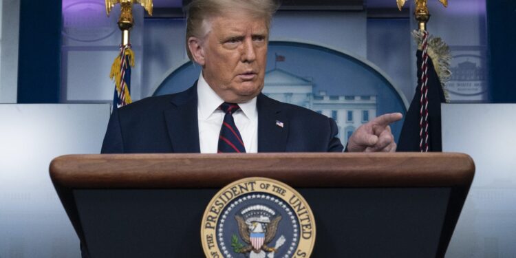 Donald Tramp se vratio u Belu kuću…