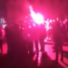 „Delije“ bakljadom ispratile košarkaše na večiti derbi! (VIDEO)