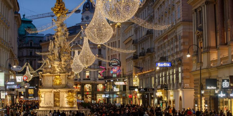 Korona advent bez božićnih pijaca i šopinga