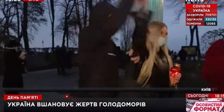 Ukrajinska novinarka napadnuta u direktnom programu (VIDEO)