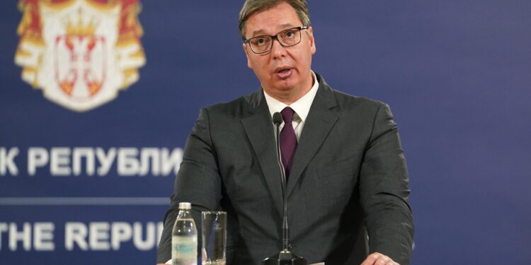 Vučić uputio telegram saučešća porodici Lisice