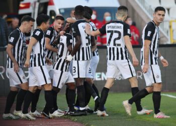 Partizan se mučio pa slavio „na krovu“: Asano i Lazar sačuvali crno-bele na Voždovcu! (VIDEO)