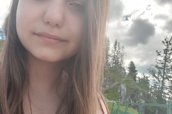 Noemi kročila u svet stihova