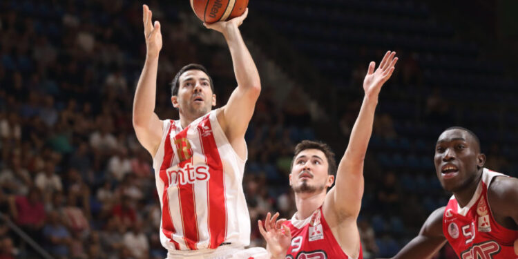 Zvezda se rastala sa Ročestijem