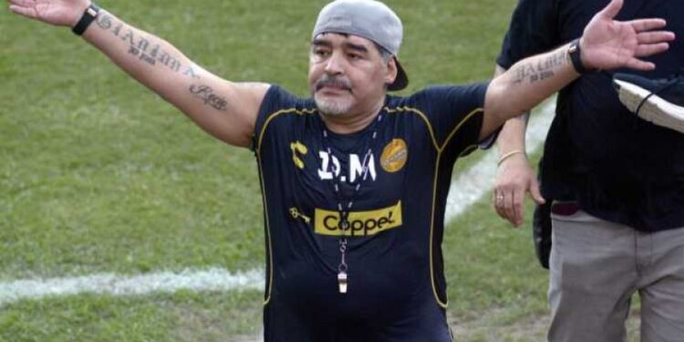 Maradona, čaša piva i tompus: Žurka u kući legende, Argentinci tvrde da je bila poslednja pred smrt (VIDEO)