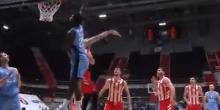 Zvezda zaleđena u Rusiji na -29: Rivers i Beron demolirali svoj bivši tim (FOTO/VIDEO)