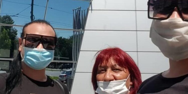 Oni su večiti rijaliti učesnici: Niko nije mogao ni da nasluti u kakvim uslovima žive (FOTO)