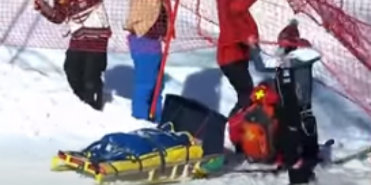 Težak pad austrijske skijašice: Sa 115 km na sat udarila u ogradu! (VIDEO)