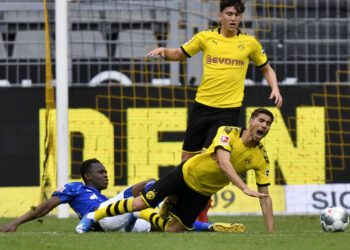 Štutgart demolirao Dortmund, Lajpcig lider