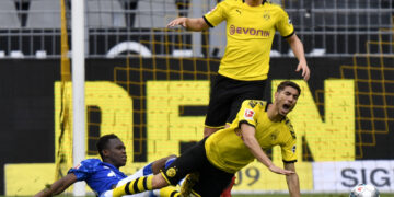 Štutgart demolirao Dortmund, Lajpcig lider