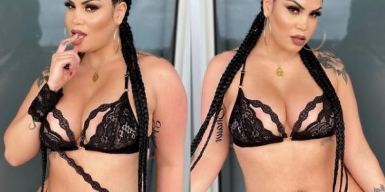 Zvezda Instagrama pozirala u “najmanjem bikiniju na svetu” (FOTO)