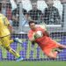 Bufon pod istragom: Opsovao Boga?