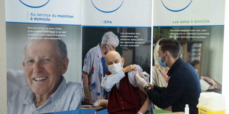 U Lucernu umrla osoba koja je vakcinisana protiv korone