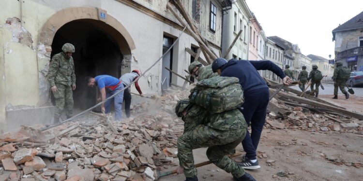 Raste broj žrtava razornog zemljotresa u Hrvatskoj, stradalo i troje Srba