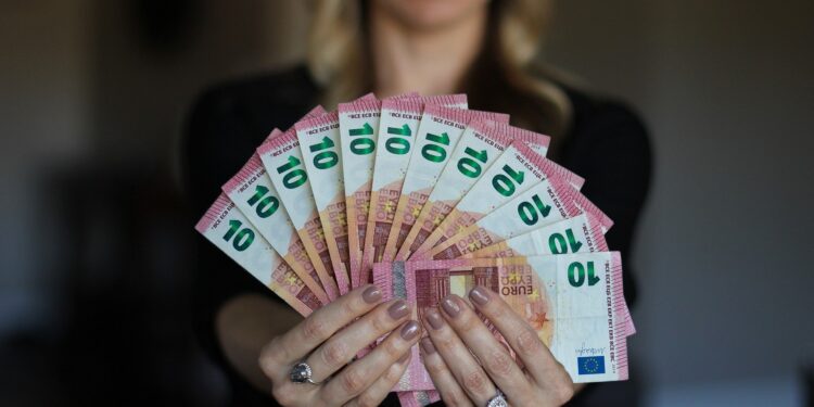 Nemačka objavila spisak bruto plata: Pekar ima 3.500, inženjer 5.000 evra…