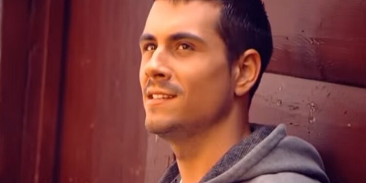 Napravio je haos kada se pojavio sa Indi i Darom Bubamarom, a danas Bojan Bjelić izgleda potpuno drugačije! (FOTO)