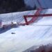 Horor u Kicbilu: Skijaš pao na glavu jureći 147 km/h, ostao nepomično da leži ispred cilja na stazi (VIDEO)