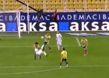 Gol godine u Turskoj postigao bivši igrač Partizana: Jevtovićeva akrobacija ispred svih! (VIDEO)