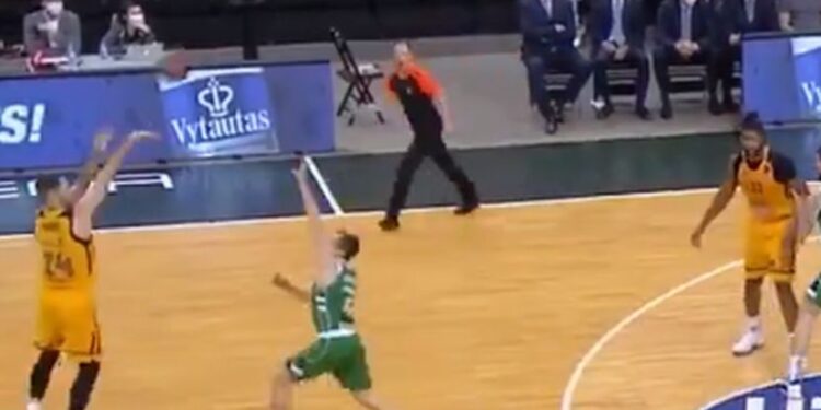 Jović pogodio trojku sa centra, Himki poražen od Žalgirisa (VIDEO)