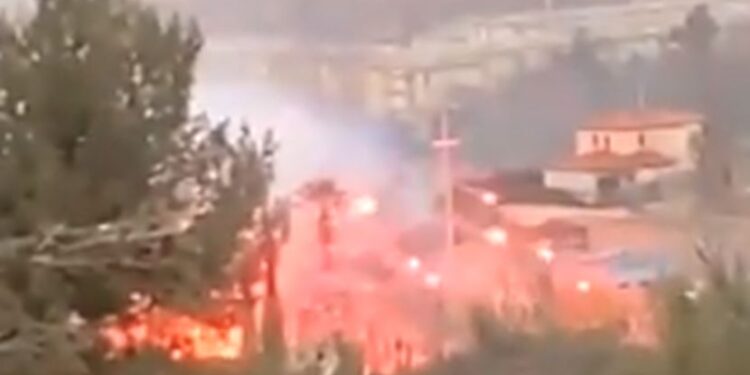Haos u Francuskoj: Besni huligani Marseja zapalili trening kamp! (VIDEO)