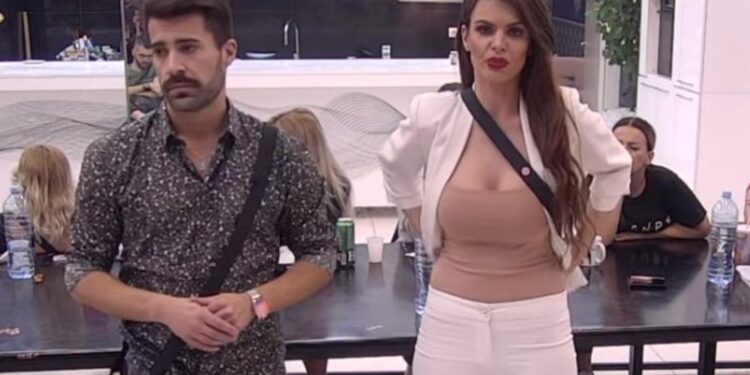 Rialda i Kenan oči u oči posle raskida, pevačica planula posle njegovih reči! (VIDEO)