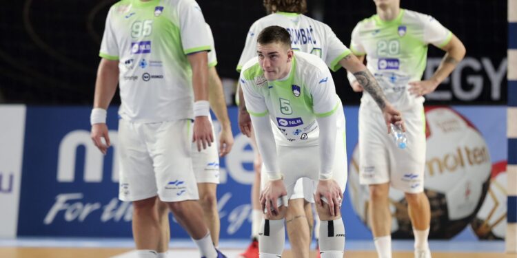 Skandal trese Svetsko prvenstvo u rukometu: Slovenački igrači otrovani pred ključnu utakmicu?