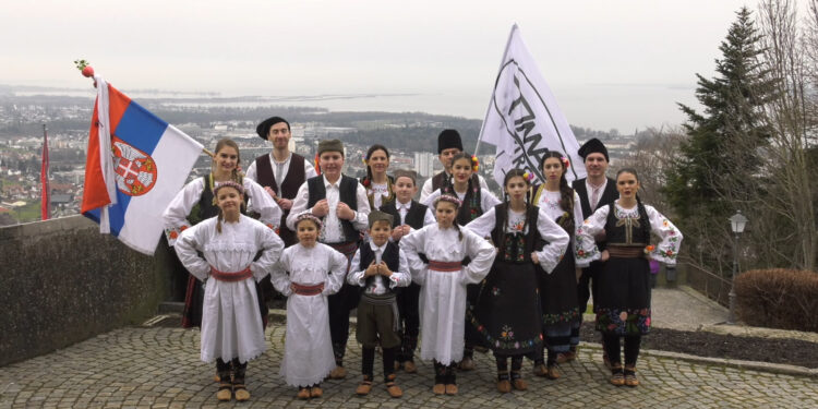Srbi iz Austrije video porukom čestitali Dan državnosti (VIDEO)