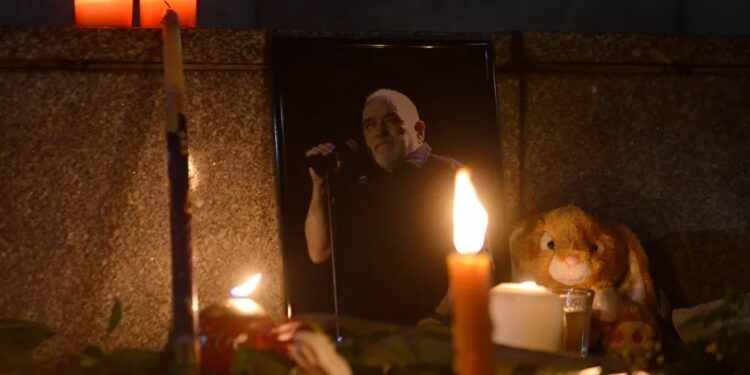 Balašević sahranjen uz omiljenu pesmu, na sahrani bili samo najbliži