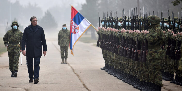 Vraćanje obaveznog vojnog roka u Srbiji (1): Otadžbina opet zove