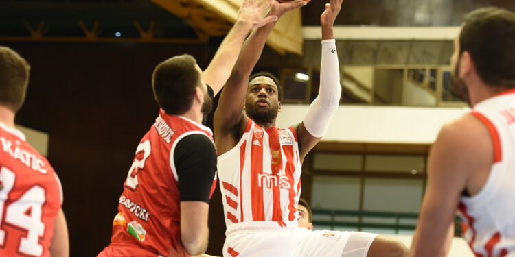 Zvezda sa +61 do polufinala – zakazan „večiti“ derbi