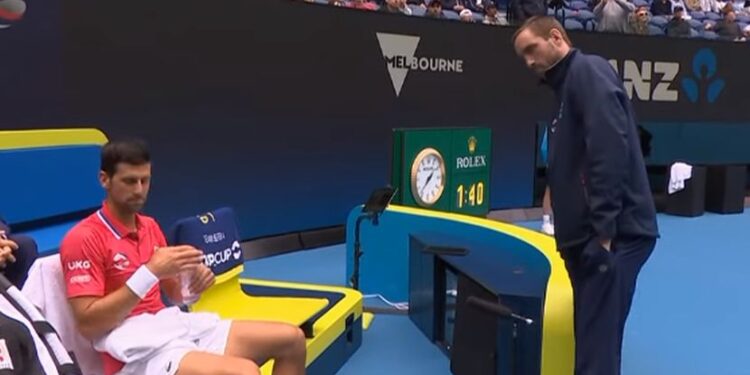 Hit dijalog Novaka i Troickog: “Brate, ubi me palac! Nema skupljačice loptica, inače bi me izbacili” (VIDEO)