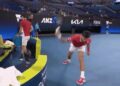 Trenutak frustracije: Ovako je Novak polomio reket posle propuštenih brejk lopti (VIDEO)