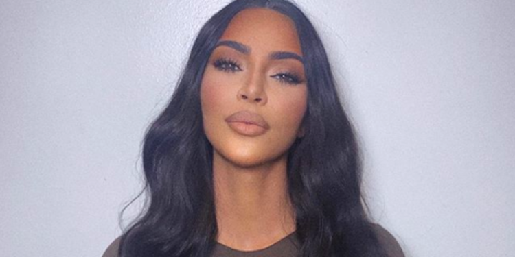 Kim Kardašijan objavila fotku iz detinjstva, a evo kako je najpoznatija starleta izgledala kao tinejdžerka! (FOTO)