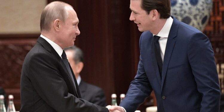Kurc sa Putinom o zajedničkoj proizvodnji vakcine