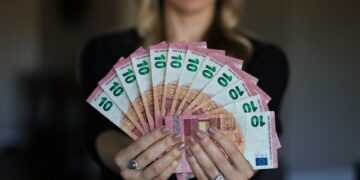 Evo kada počinje prijava građana za pomoć države od 60 evra