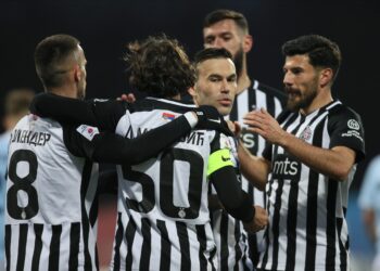 Partizan deklasirao Rad, pukla petarda na Banjici!