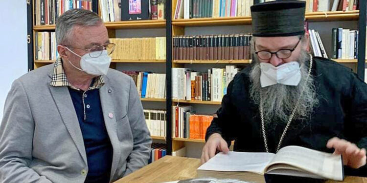 Vladika Andrej poklonio knjige