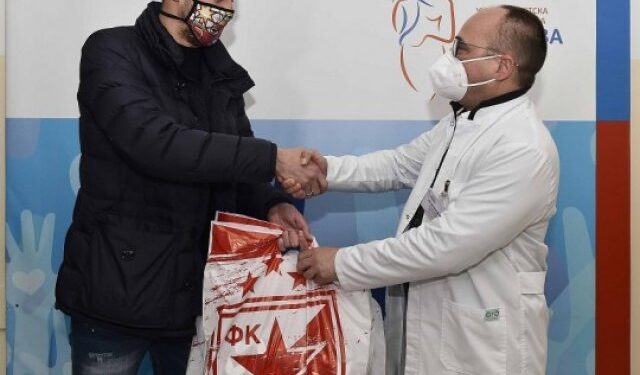 Zvezdini igrači obezbedili posteljinu za kliniku u Tiršovoj