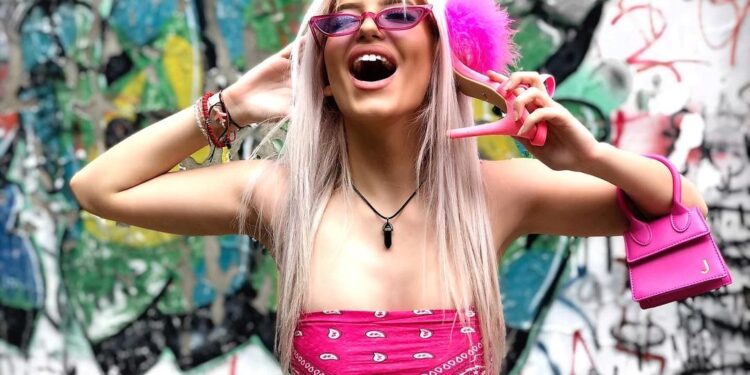 Barbi Afrika: Ne mogu da zamislim život bez društvenih mreža (FOTO)