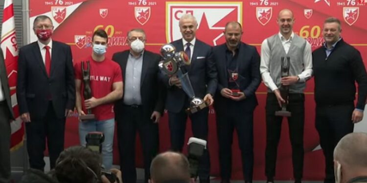 Zvezda izabrala najbolje za 2020. godinu: Trofeji u rukama Terzića, Borjana, Stankovića… (VIDEO)
