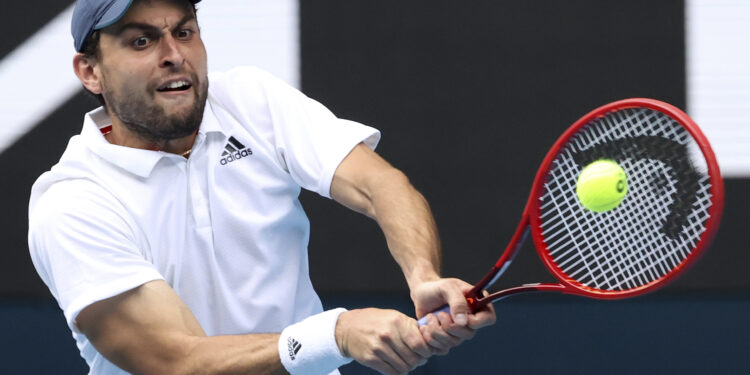 Posle senzacije na Australijan openu Karacev srušio Rubljova i ušao u finale Dubaija (VIDEO)