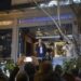 “Veseli se srpski rode”: Novak zapevao patriotsku pesmu i oduševio navijače ispred restorana (VIDEO)