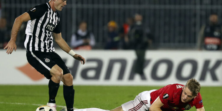 Zdjelar u Partizanu još dve godine