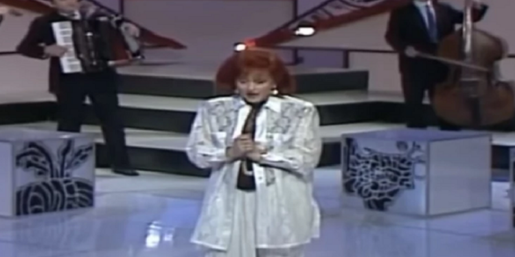 Srpska folk diva iznela šokantnu priču iz svoje prošlosti: Prijateljica me je ubedila da raskinem sa dečkom, a onda se baš ona udala za njega!